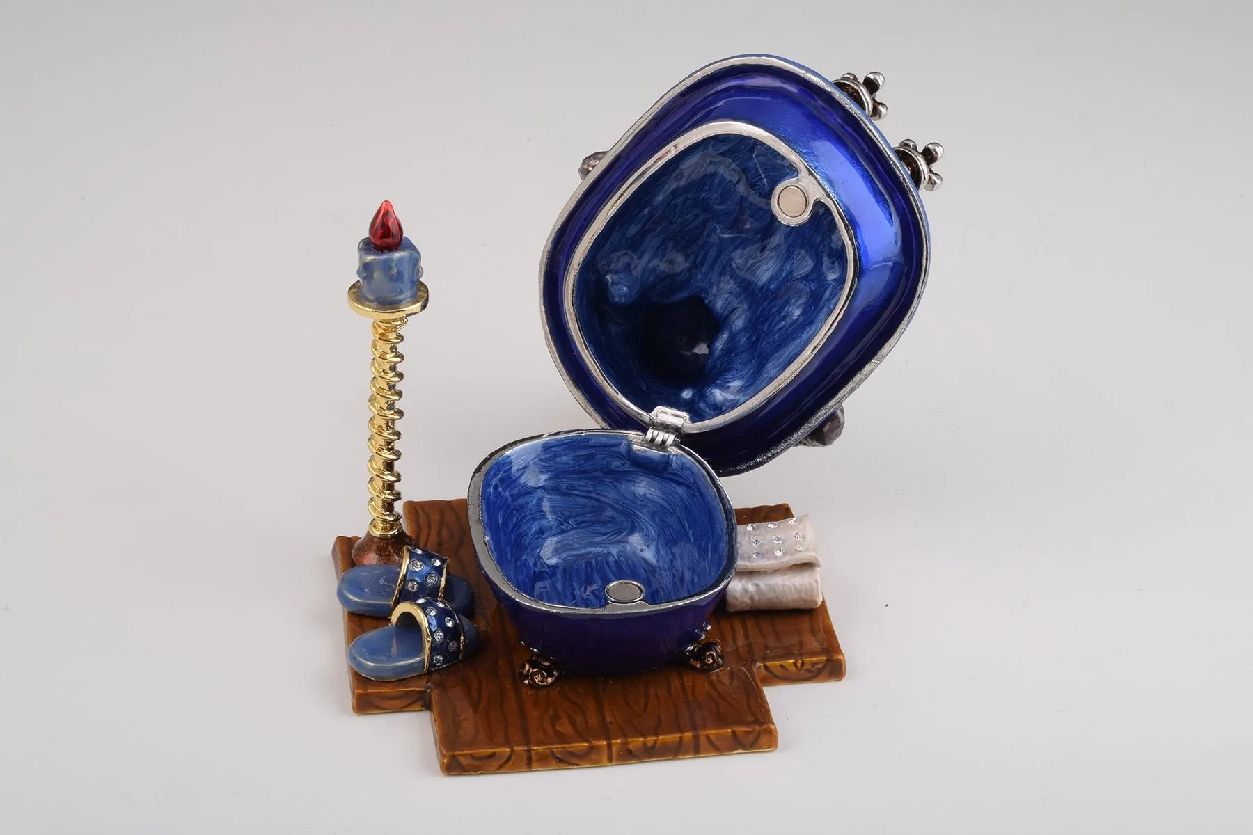 Teddy Bear in a Bath Trinket Box
