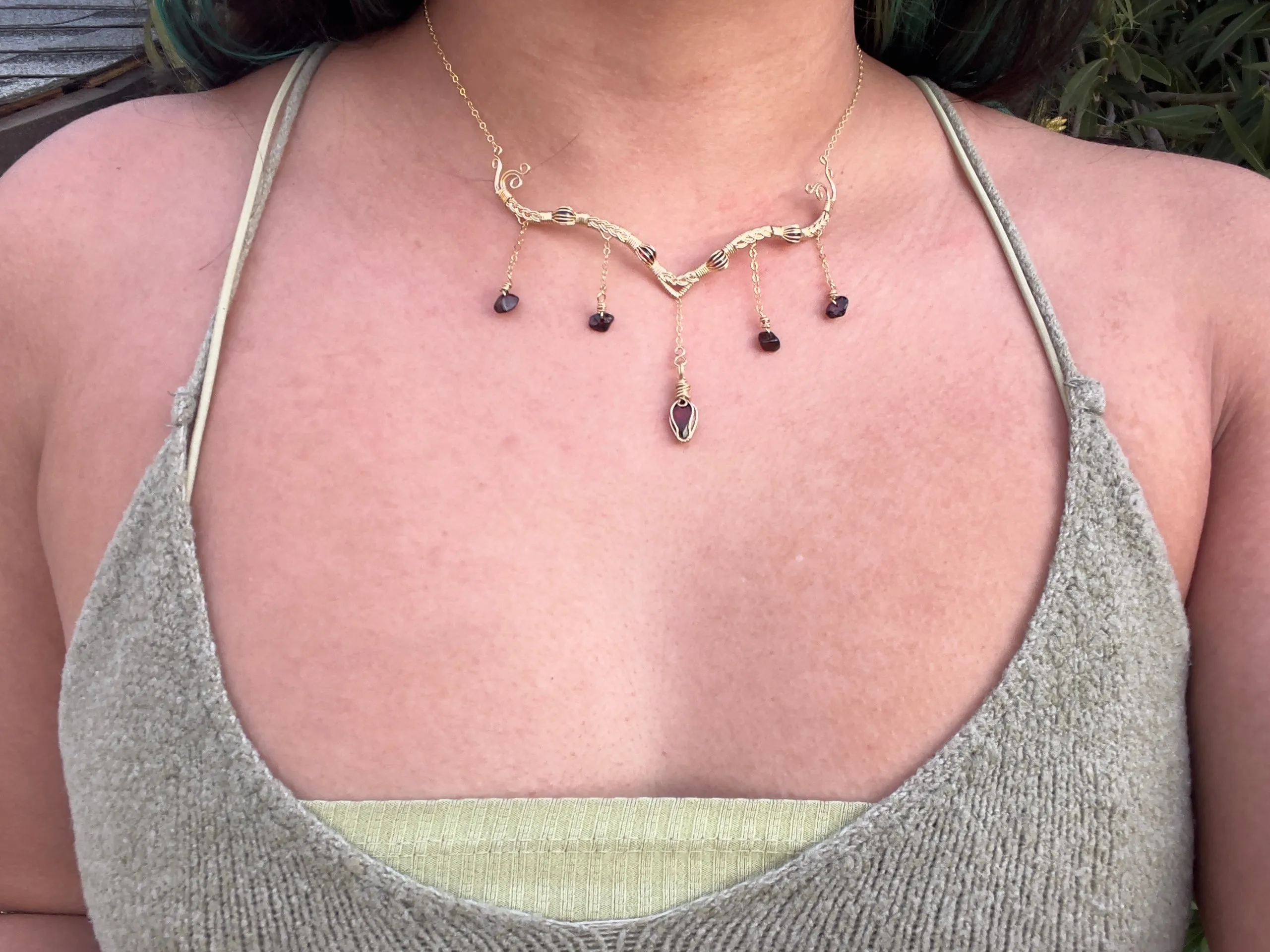 The Eternal Astraea in Garnet 14K Yellow Gold ✵