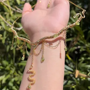 The Eternal Astraea in Peridot 14K Yellow Gold ✵