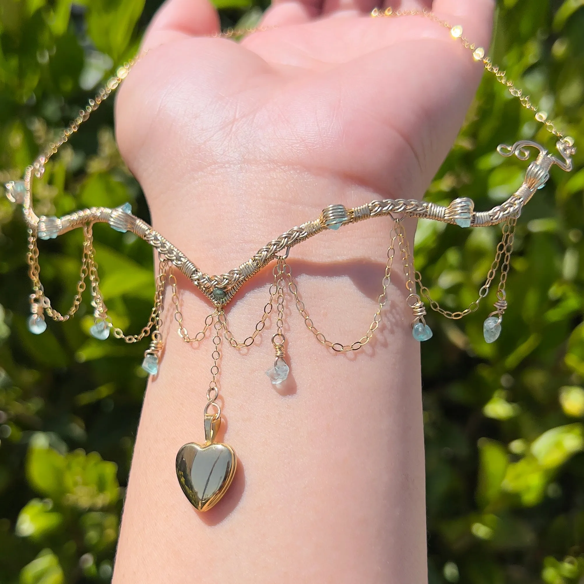 The Eternal Astraea Lovers Locket in Blue Apatite 14K Yellow Gold ✵