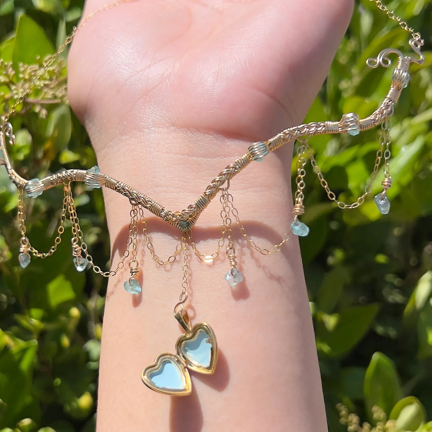 The Eternal Astraea Lovers Locket in Blue Apatite 14K Yellow Gold ✵