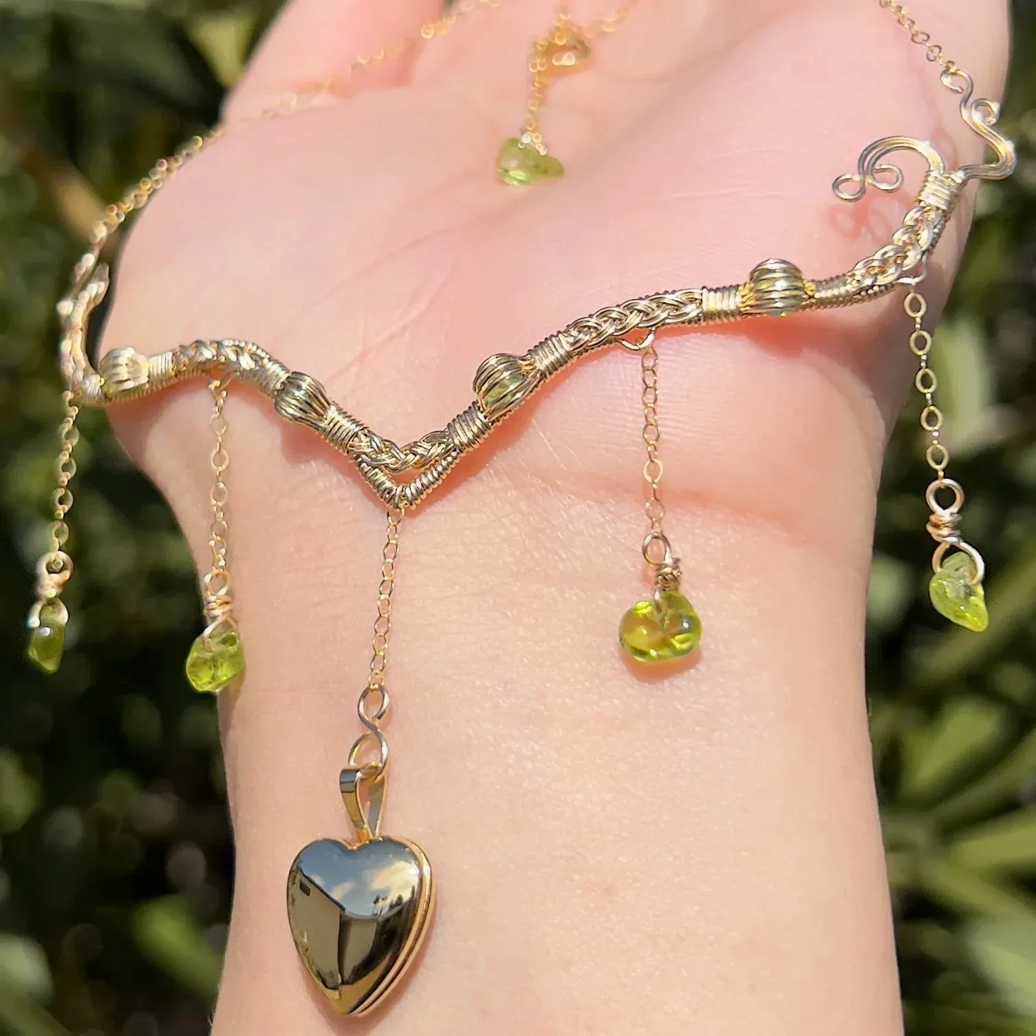 The Eternal Astraea Lovers Locket in Peridot 14K Yellow Gold ✵