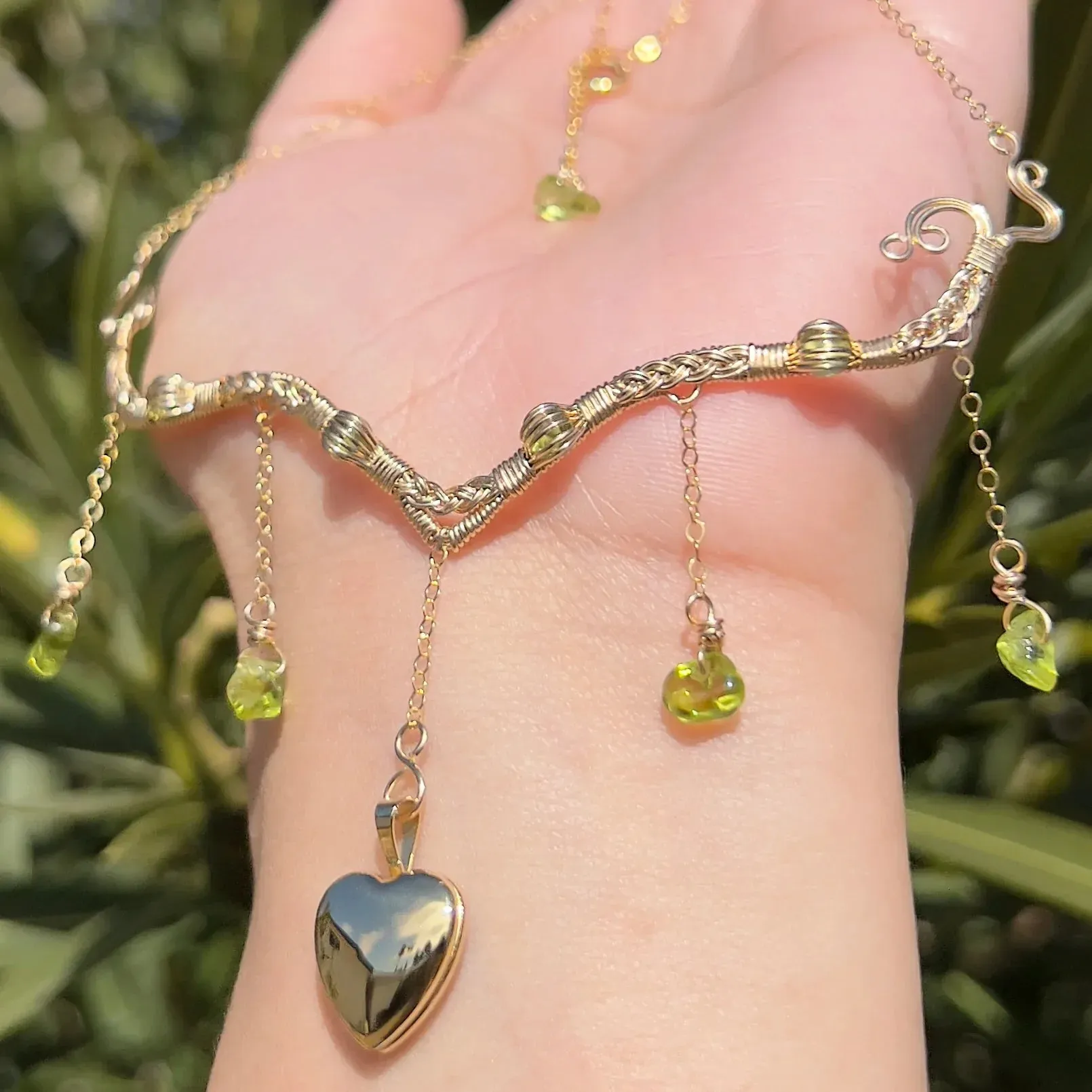 The Eternal Astraea Lovers Locket in Peridot 14K Yellow Gold ✵