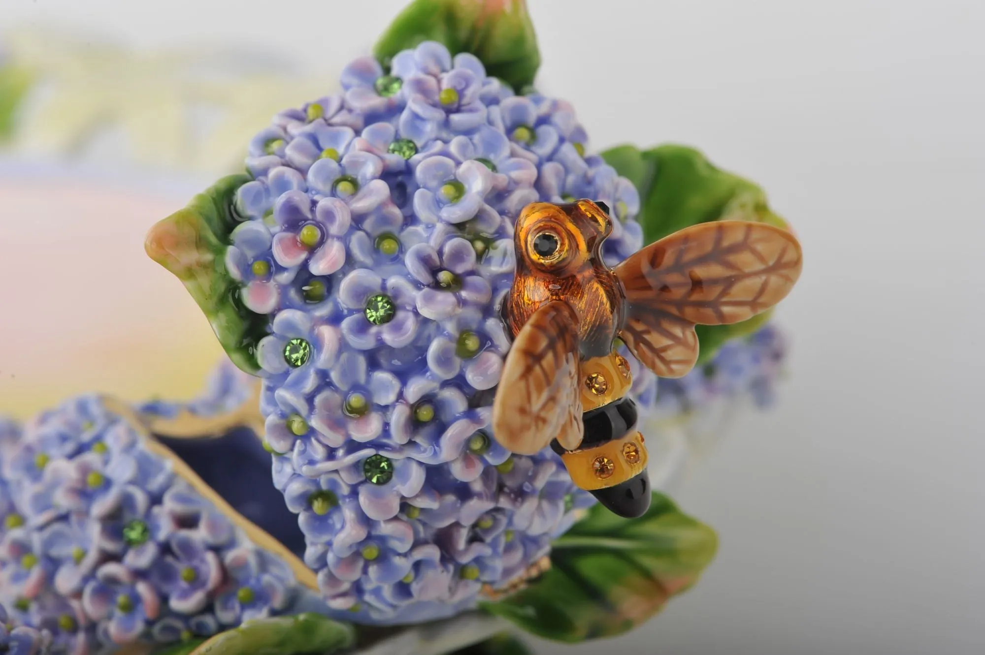 Trinket Plate with a Bee
