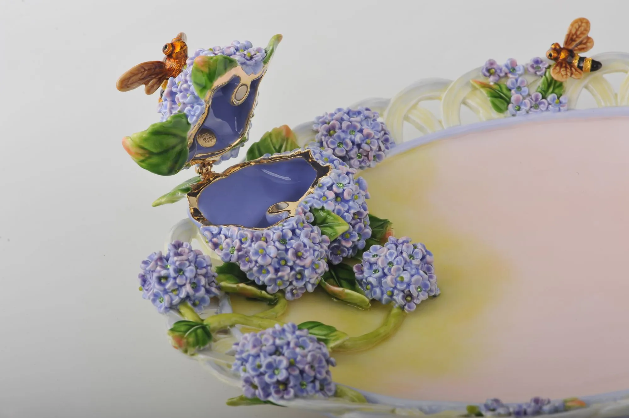 Trinket Plate with a Bee