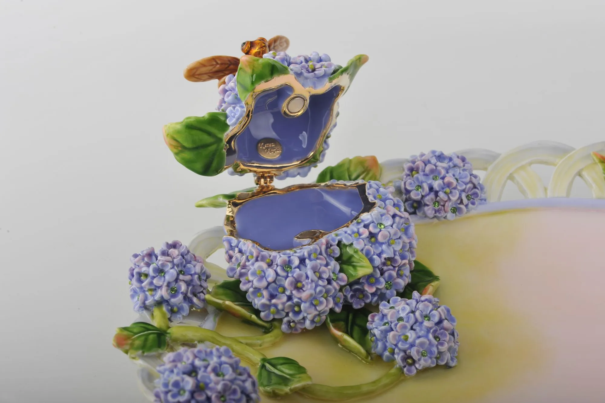 Trinket Plate with a Bee