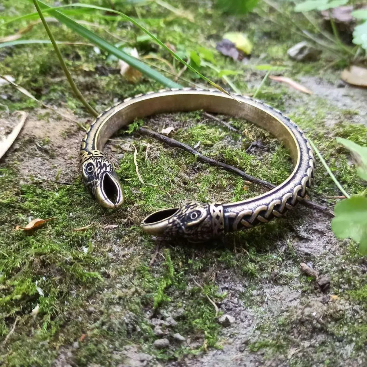 Viking arm ring raven bracelet from bronze