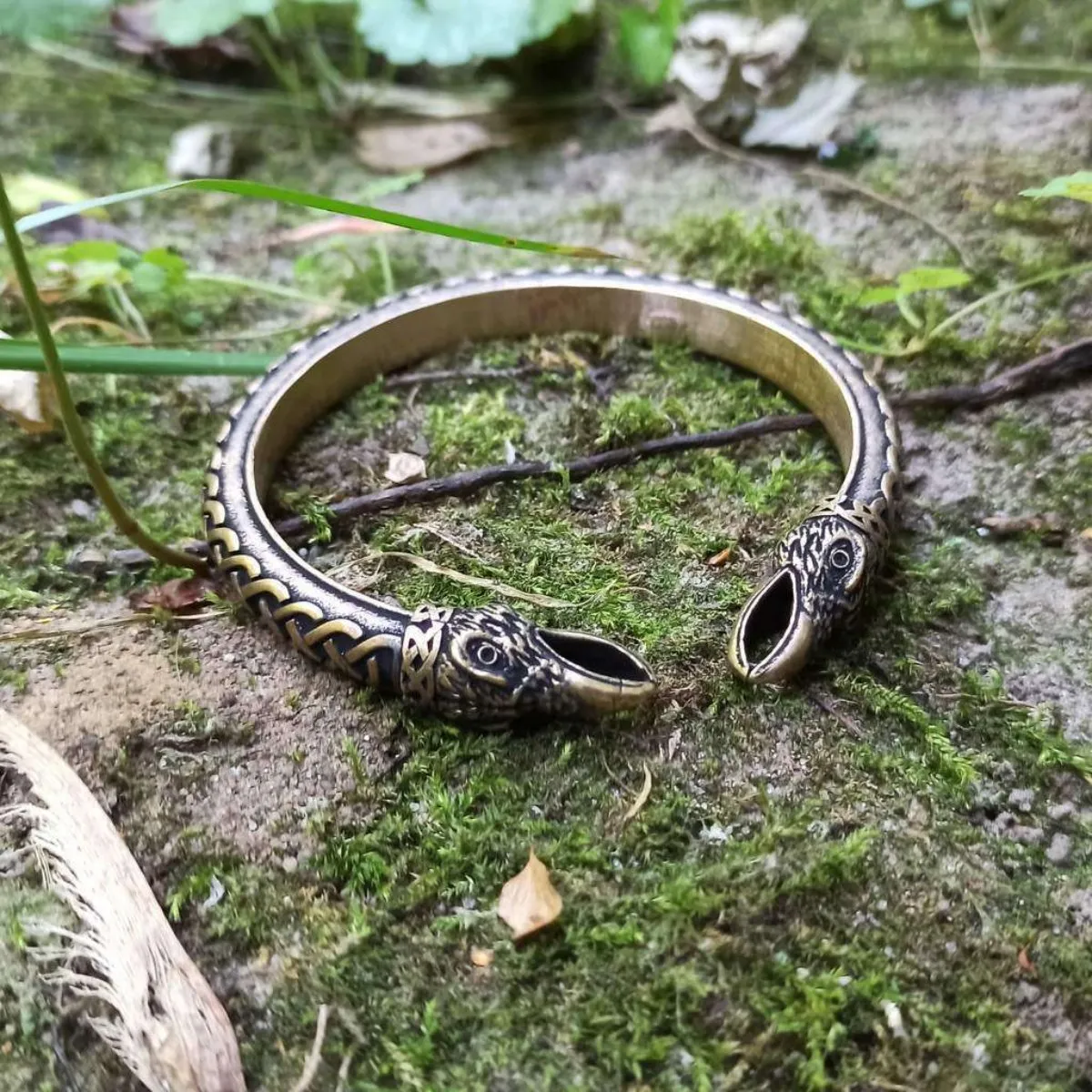 Viking arm ring raven bracelet from bronze