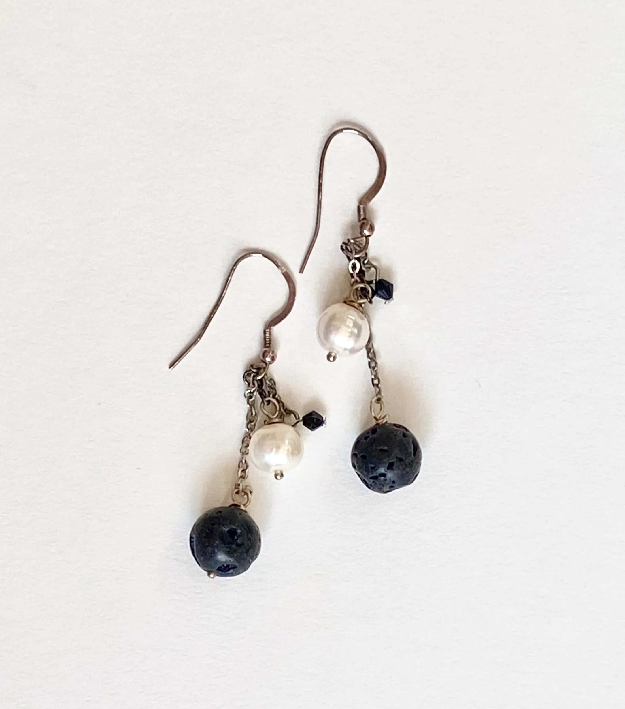 VOLCANO PEARL EARRING