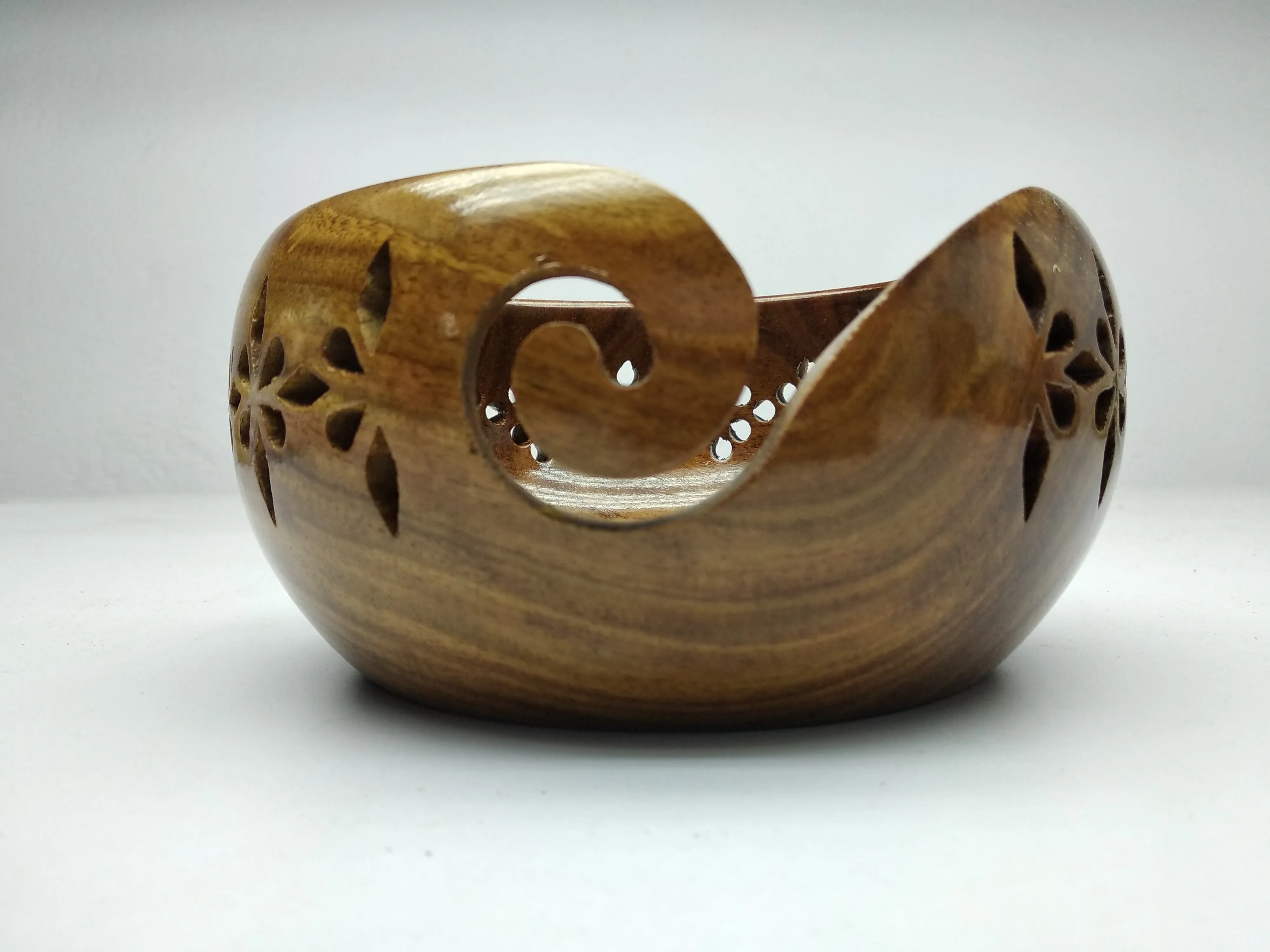 Yarn Bowl Rosewood and Pointed Knitting Needle