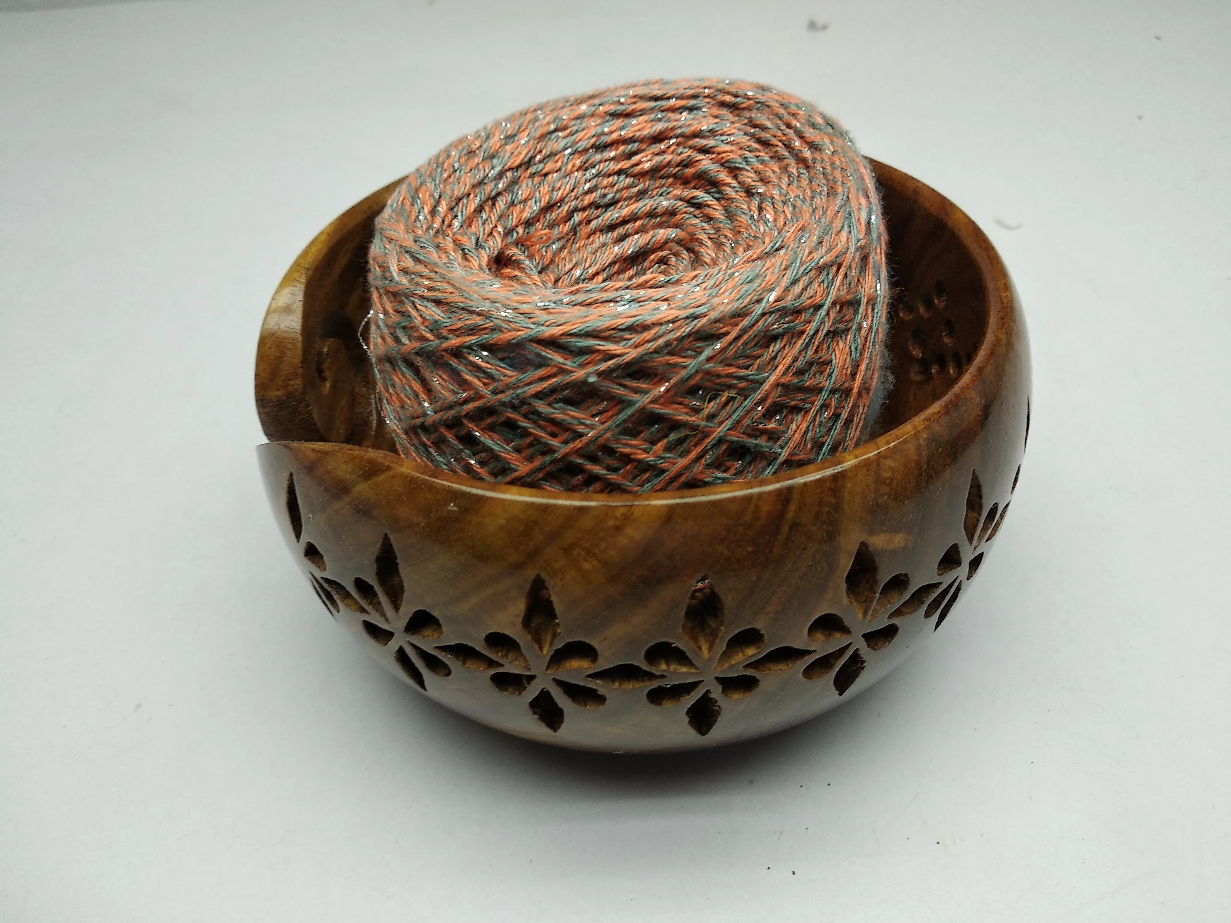 Yarn Bowl Rosewood and Pointed Knitting Needle